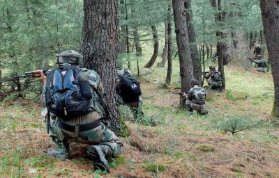 पुलवामा : सेना ने ढेर किए लश्कर के 3 आतंकी, कई AK-47 बरामद
