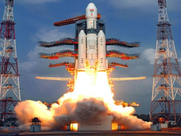 ISRO ने लॉन्च किया PSLV-C38, 14 देशों के 31 सैटेलाइट के साथ भरी उड़ान