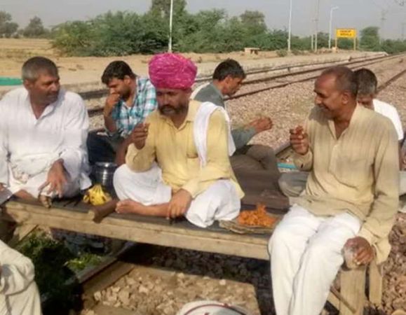 जाट आरक्षण आंदोलन की आंच राजस्थान पहुंची, भरतपुर -आगरा रेलवे ट्रैक ठप