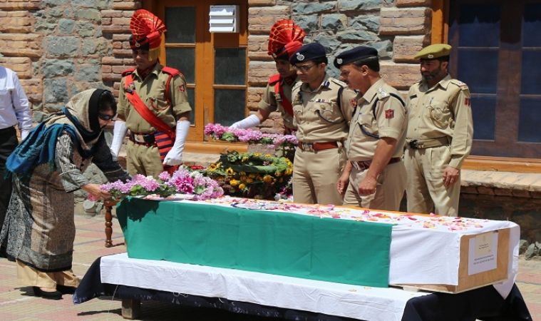 DSP की हत्या मामले में अब तक 5 गिरफ्तार, नार्थ श्रीनगर के SP को हटाया