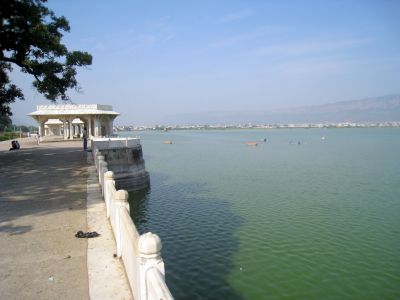 Woman dies as she drowns in Ajmer's Anasagar lake