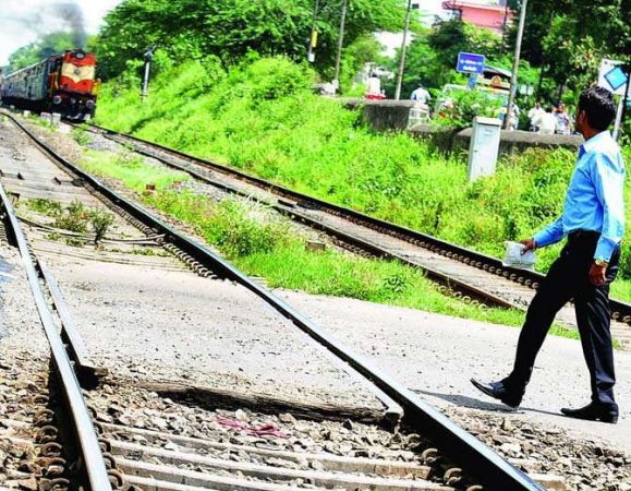 इसरो की सेटेलाइट बेस्ड चिप रोकेगी रेलवे समपार के हादसे