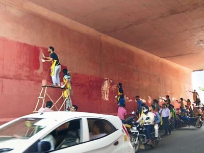 राजस्थान : पिछले 8 माह से गुलाबी नगरी को रंगने में लगे है 2500 युवा