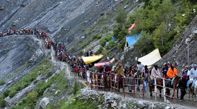 चीन ने दी भारत को खुली धमकी- सिक्किम बॉर्डर से सेना हटाओ वरना नहीं होने देंगे मानसरोवर यात्रा