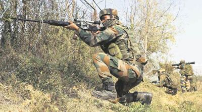 जम्मू-कश्मीर: कुपवाड़ा में सेना और आतंकियों के बीच मुठभेड़ जारी