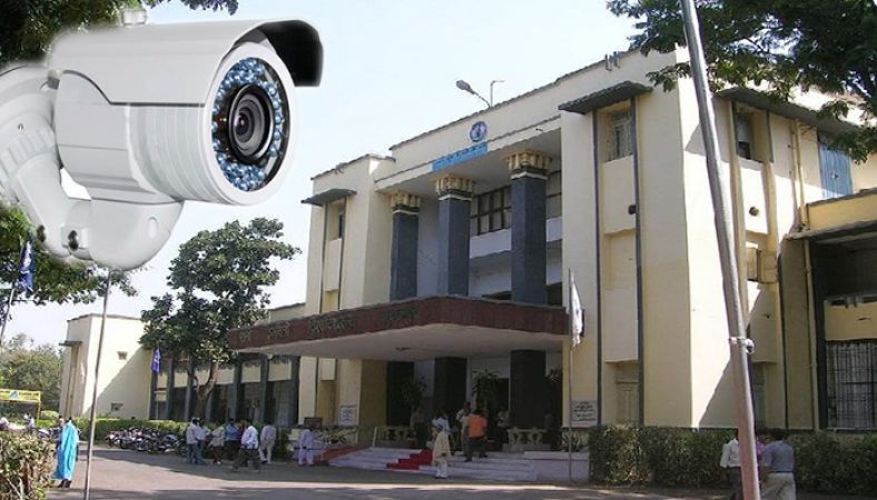 CCTV कैमरे की निगरानी में रानी दुर्गावती विश्वविद्यालय