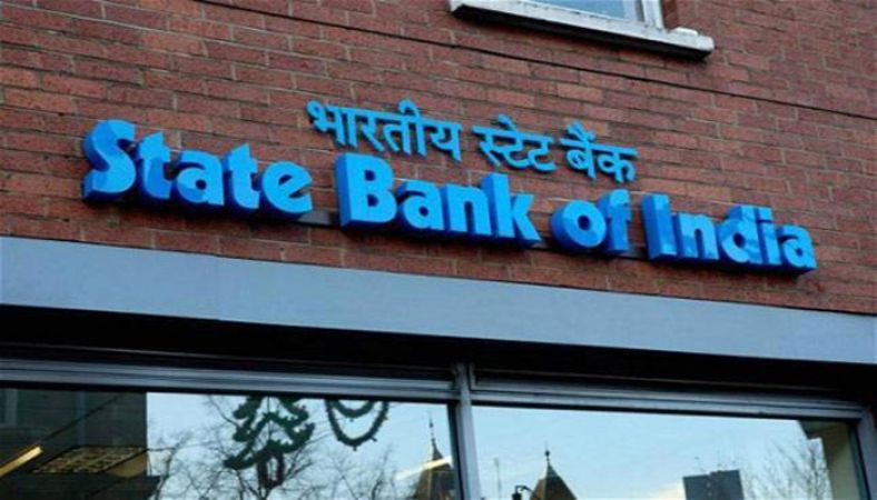 अब SBI कस्टमर्स को अकाउंट में रखना होगा इतना बैलेंस नहीं तो