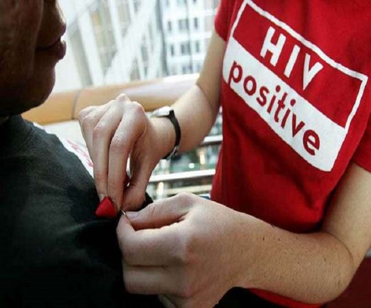 लंदन के डॉरक्टर्स की बड़ी सफलता, HIV से संक्रमित व्यक्ति को किया ठीक