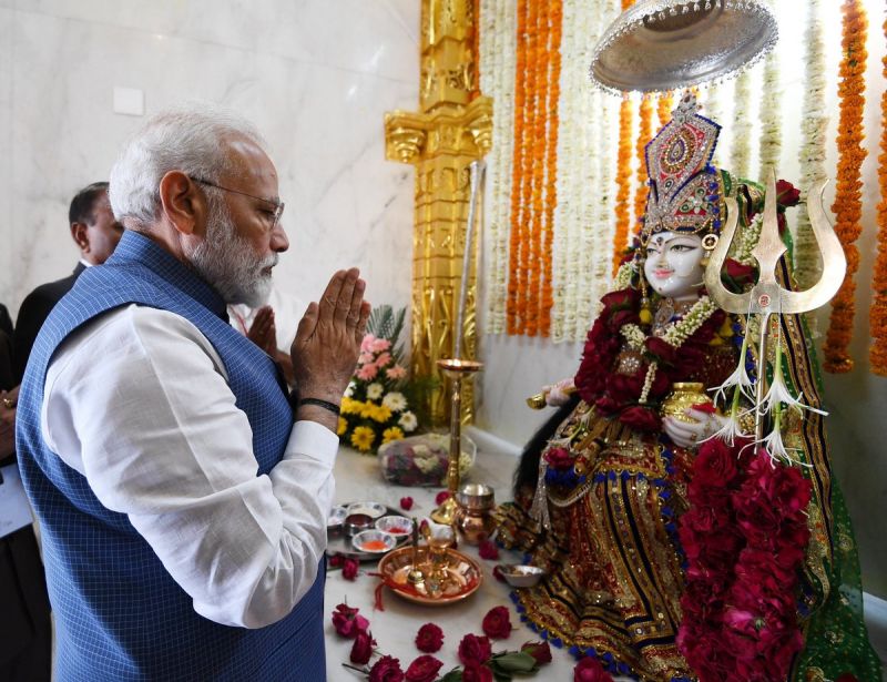 श्री अन्‍नपूर्णा धाम में पूजा-अर्चना करने पहुंचे पीएम मोदी, बोले- आध्यात्मिकता ने राष्ट्र को चलाया है