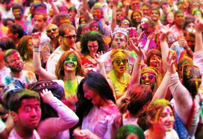 Play these three color games in your Holi party