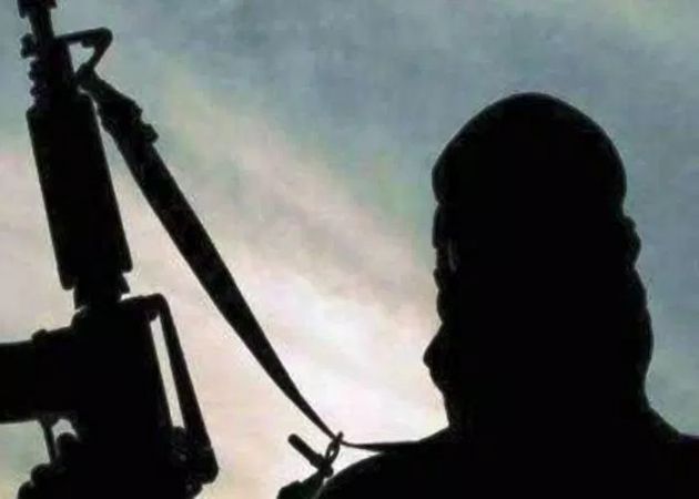 कानपूर में भी पकड़ाया ISIS का संदिग्ध आतंकवादी, लखनऊ में एनकाउंटर जारी