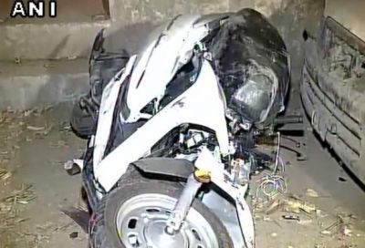 मर्सिडीज से बाइक सवार स्कूटी को टक्कर मारने वाला कार चालक गिरफ्तार