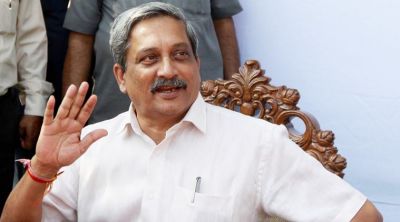 मनोहर पर्रिकर ने राज्यपाल के सामने गोवा में सरकार बनाने का दावा किया पेश