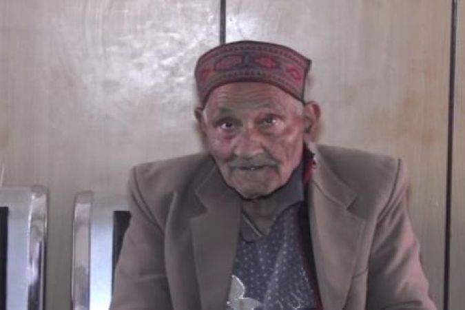 100 वर्षीय बुजुर्ग क्यों करना चाहते है इतना बड़ा दान