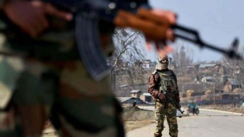 नौशेरा में पाकिस्तान ने भारतीय सैन्य चौकियों पर की फायरिंग, एक कुली को लगी गोली