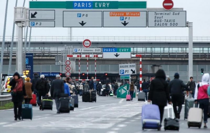 पेरिस में एयरपोर्ट पर गोलीबारी में एक की मौत
