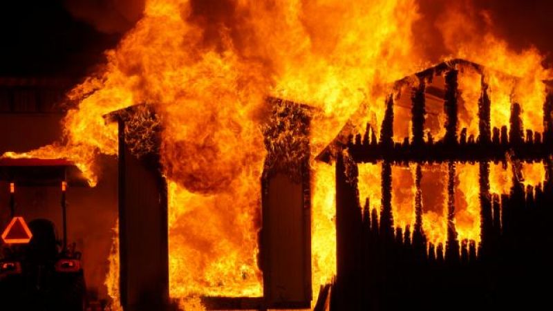 झोपड़ी में अचानक लगी आग जिंदा जल गए तीन मासूम