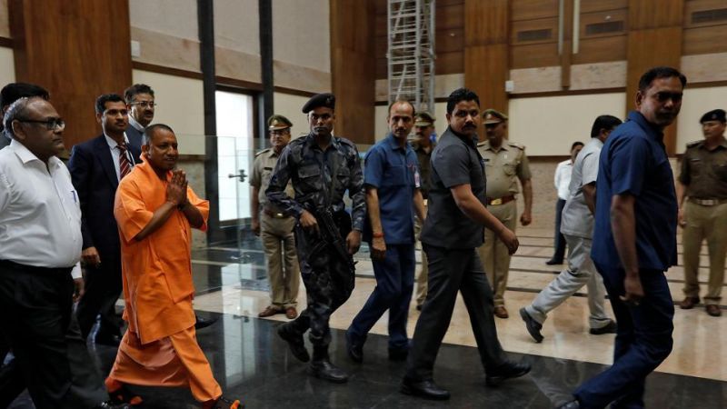 CM बनकर पहली बार गोरखपुर दौरे पर योगी, सुरक्षा के कड़े इंतजाम