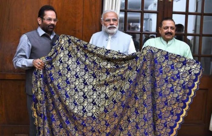 प्रधानमंत्री मोदी ने चढ़ाई ख्वाज़ा मोईनुद्दीन चिश्ती की मज़ार पर चादर