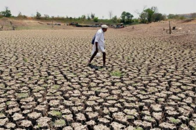 किसानों से सूखा राहत के नाम पर केंद्र ने किया मजाक