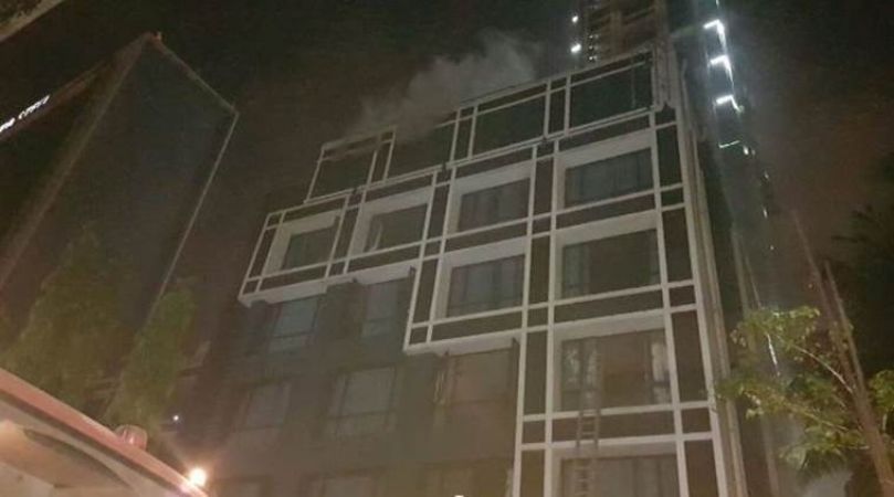 कोलकाता के गोल्डन पार्क होटल में आग लगने से दो मरे
