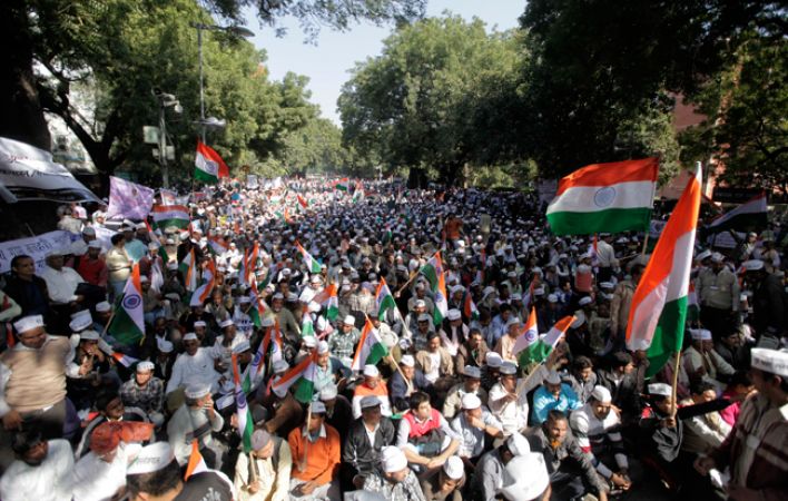 AAP छोड़कर कांग्रेस में शामिल हुए 250 आप कार्यकर्ता