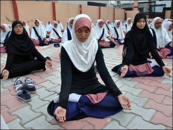 अहमदाबाद में योग सीखेंगी मुस्लिम महिलाएं