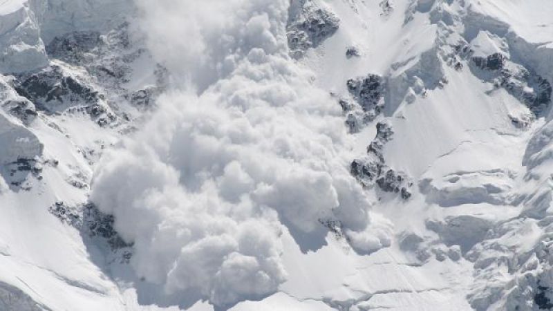 भारी हिमस्खलन की वजह से अवरुद्ध हुई गंगा की एक धारा, हिमस्खलन का बड़ा खतरा