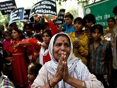 नाबालिग लड़कियों के अपहरण से आक्रोशित हिन्दू, सड़कों पर कर रहे विरोध प्रदर्शन