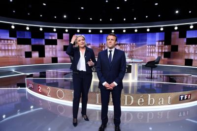 फ्रांस के प्रेसिडेंट पद के चुनावी बहस में हुई गाली गलौज