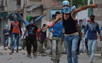 कश्मीर में युवाओं को भड़का रहे विदेशी चैनल