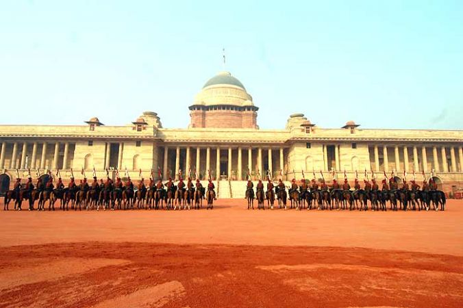 President के चुनाव को लेकर एकजुट हो रहा विपक्ष, धर्मनिरपेक्ष उम्मीदवार की दरकार