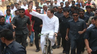 राहुल का वार, बैलगाड़ी-साइकिल-मोबाइल सबसे प्रहार