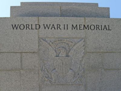 द्वितीय विश्व युद्ध का आठ मई से नाता