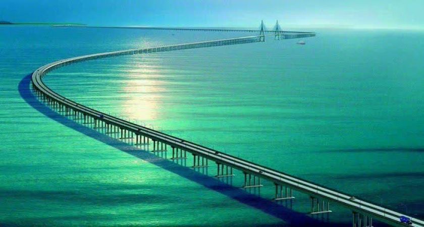 चीन ने बनाया दुनिया का सबसे लम्बा समुद्री पुल