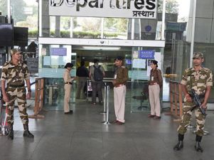 दिल्ली एयरपोर्ट पर स्मगलिंग का 17 किलो सोना जब्त
