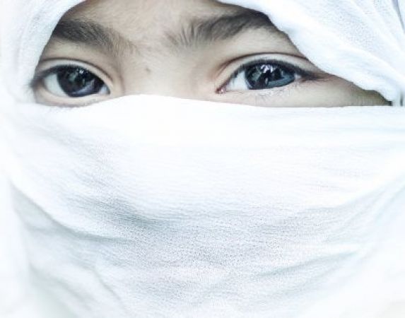 अमेरिका में आठ वर्षीय बालिका का स्कूल में हिजाब खींचा, शिक्षक हुआ निलंबित