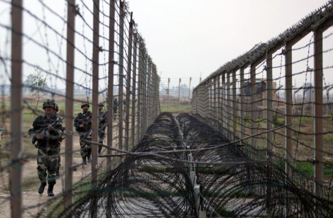 पाकिस्तान ने फिर की सीमा पर तनाव कम करने की पेशकश