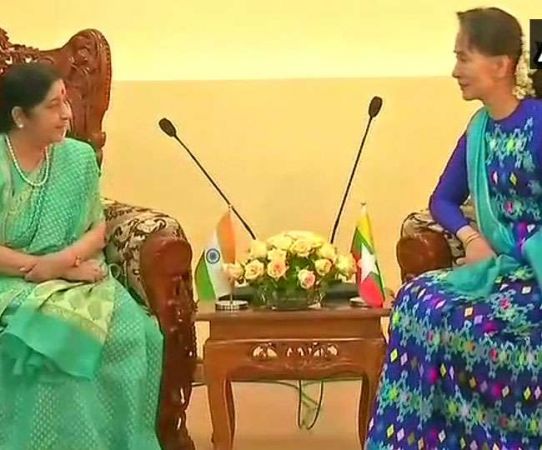 सुषमा स्वराज ने म्यांमार में सात समझौते किए
