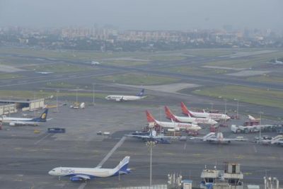 भारत के सबसे बिजी एयरपोर्ट पर रहता है हमेशा जान का खतरा