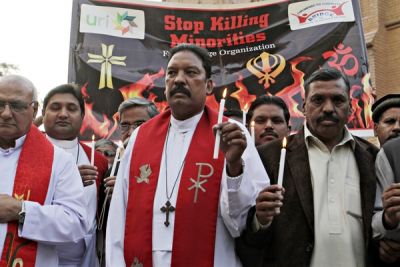 पाकिस्तान: 24 ईसाई युवकों को उठा ले गए नकाबपोश