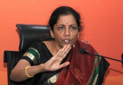रक्षामंत्री निर्मला सीतारमण ने जताई बंगाल में नरसंहार की आशंका, सुरक्षाबल तैनाती करने की मांग