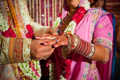 महिलाओ के सम्मान में अनोखी शादी, दूल्हे के घर बारात लेकर पहुंची दुल्हन