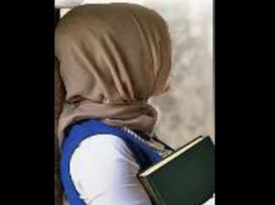 हिजाब पहनने वाली लड़की को कॉलेज ने परीक्षा नहीं देने दी