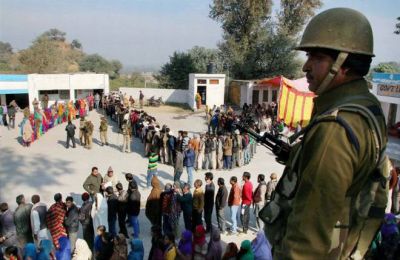 जम्मू-कश्मीर में शुरू हुई मतगणना, शुरूआती रुझानों में बीजेपी आगे