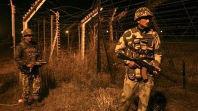 जम्मू कश्मीर: वादियों में धमाकों के बीच पलायन दसवें दिन भी जारी