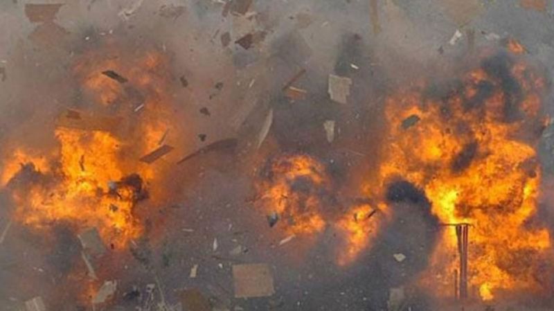 सहारनपुर में पटाखे पैक करते समय भयंकर धमाका, मकान की छत उड़ी