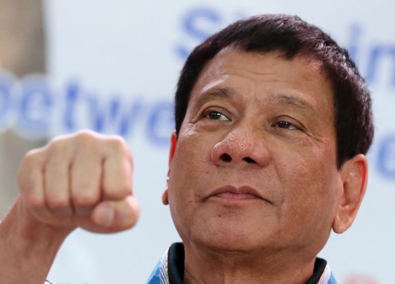 फिलीपींस के राष्ट्रपति ने कहा : सैनिक कर सकते है तीन महिलाओं से रेप