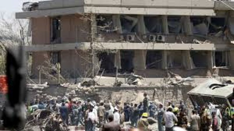 काबुल: भारतीय दूतावास के पास हुए जबरदस्त बम विस्फोट में 80 की मौत, 325 घायल