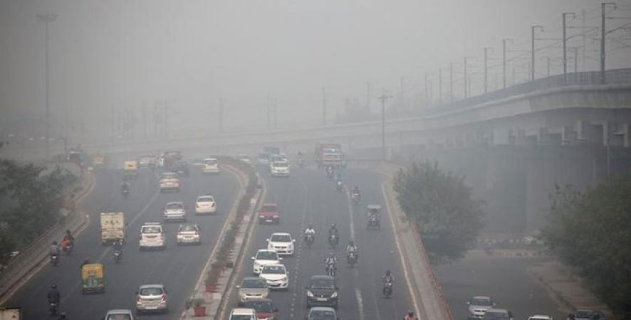 प्रदूषण से निपटने दिल्ली सरकार का बड़ा फैसला, 40 लाख गाड़ियों का रजिस्ट्रेशन रद्द